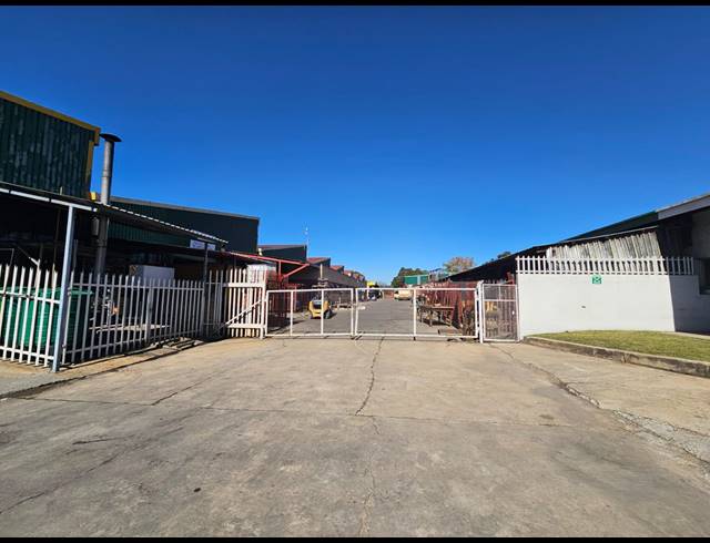 7,000M² WAREHOUSE FOR SALE IN ALBERTON NORTH